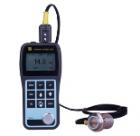 測(cè)量范圍：5.0mm～40.0mm（鑄鐵）5～300.0mm（鋼）;顯示分辨率：0.1mm;測(cè)量精度：±（1%H+0.1）mm H為被測(cè)物實(shí)際厚度;適合測(cè)量金屬、塑料、陶瓷、玻璃及其他任何;超聲波的良導(dǎo)體的厚度

