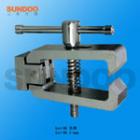 SJJ-08實(shí)驗(yàn)夾具 ,適用范圍：各種線纜、玻璃、皮革、各種電器元件等材料的拉力、破壞力、插撥力的測(cè)試。 最大負(fù)荷：500N
 
