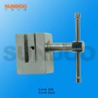 SJJ-12實(shí)驗(yàn)夾具 ,適用范圍：膠帶、PCB、粘著膠帶等材料的剝離力測(cè)試。 最大負(fù)荷：500N
 
