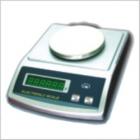 YP1002電子天平,具備多種計量單位轉(zhuǎn)換，記數(shù)功能及動物稱重功能。交直流兩用，便于攜帶和野外操作?？裳b置RS232C 輸出接口。稱量范圍:0-100g.可讀性:10mg.稱盤尺寸:ф130mm.電源:交直流電兩用







