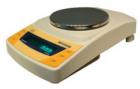 JA31002 電子精密天平,電磁式稱量傳感器，備有標(biāo)準(zhǔn)砝碼可進(jìn)行多點(diǎn)校準(zhǔn)。雙量程天平，一臺天平具有二個(gè)量程、二個(gè)精度。具有RS232數(shù)據(jù)接口.最大稱量值:3100g.可讀性:10mg 
