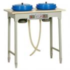 PG-2型金相試樣拋光機(jī)可供雙人同時(shí)操作，拋光盤直徑與傳遞功率均大于國內(nèi)同類產(chǎn)品，能適合更多種材料的拋光要求，是試樣拋光的理想設(shè)備。拋光盤直徑：雙盤220mm.轉(zhuǎn)速：900r/min，1400r/min（定制）.電動(dòng)機(jī)：YS7116 0.2kW 380V/220V 50Hz z