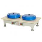 PG-2A型金相試樣拋光機(jī)可供雙人同時(shí)操作，拋光盤直徑與傳遞功率均大于國(guó)內(nèi)同類產(chǎn)品，能適合更多種材料的拋光要求，是試樣拋光的理想設(shè)備。拋光盤直徑：雙盤220mm.轉(zhuǎn)速：900r/min，1400r/min（定制）.電動(dòng)機(jī)：YS7116 0.2kW 380V/220V 50Hz

 
