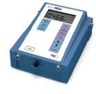 DUSTTRAKTM 大氣粉塵監(jiān)測儀（型號：8520）擁有寬廣的可測范圍，適用于從辦公室、工作場所到室外環(huán)境、建筑工地等場合的測量。它可以分別實時測量1.0μm、2.5μm、10μm的氣溶膠粒子或呼吸性微粒（RSP）、的重量濃度（重量/空間體積），提供迅速而準確的測量結(jié)果。