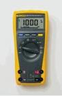 Fluke 179 數(shù)字多用表 真有效值電壓和電流測量 0.09%的基本準(zhǔn)確度 6000字的分辨率 電壓1000V/0.1mV.電流10A/0.01mA .電阻50MΩ/0.1Ω.電容10,000μF/1nF.頻率100kHz/0.01Hz .溫度:-40°C-400°C/ 0.1°C


