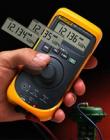 Fluke 707 環(huán)路校準器 mA 電源、仿真和測量功能 0.015% 的準確度和 0.001 mA 的分辨率 24 V 回路電源，進行mA 測量，包括 250Ω的 HART 電阻器  0-28 直流電壓測量，檢查回路電壓 