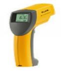 Fluke 63 紅外溫度計 高分辨率光學技術(shù) 高準確度： 1 % ；可重復性: 0.5 % 最大值溫度顯示 激光瞄準 背光顯示 溫度測量范圍擴展至 535 °C (999 °F)