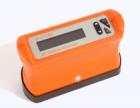 Elcometer 407 統(tǒng)計(jì)型光澤度儀有20°，60°和85°三種角度測量。使用內(nèi)置式記憶儲存讀數(shù).通過向被測物體發(fā)射一定角度的持續(xù)光線束，監(jiān)測反射的光線來測量光澤度。不同的表面需要不同的反射角度. 

