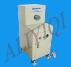 儀器特點(diǎn)： 
? 儀器穩(wěn)定性好，移動(dòng)方便，適合室內(nèi)任意地方測(cè)試使用。
? 電動(dòng)加載，無(wú)級(jí)調(diào)速，齒輪傳動(dòng)平穩(wěn)，結(jié)構(gòu)緊湊，操作簡(jiǎn)單穩(wěn)定。
? 儀器標(biāo)準(zhǔn)配置的三爪卡盤(pán)，可實(shí)現(xiàn)0～80mm被測(cè)物的方便、快速、準(zhǔn)確裝夾。 
? 外型尺寸： 長(zhǎng)×寬×高：400mm×520mm×1040mm。
? 工作空間： 長(zhǎng)×寬：400mm×120mm。 ? 額定負(fù)荷：50N.m。