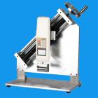 說明： 
ABL90度剝離力專用測試臺，專為NK、HF系列推拉力計配備，可組合成不同用途的試驗機(jī)臺，專門用于試驗PC板上銅箔電路附著力或錫箔、鋁箔、膠布等。黏著于物體表面牢度。試驗時以垂直之角度剝離試樣。以測得實際強(qiáng)度。
