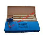 主要性能參數(shù) ： 
⑴ 定位精度：1cm ；
⑵ 探測靈敏度：探測深度200mm（探環(huán)到錨桿托盤的距離）。 
⑶ 電 源：鎳鎘充電電池，配專用充電機(jī)。充電后可連續(xù)工作8小時。 
⑷ 外 形：基礎(chǔ)長度0.9米，加長后可達(dá)2.7米，重量2kg 。